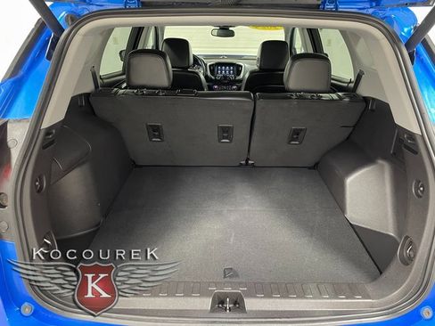 Used 2024 GMC Terrain SLT image 24