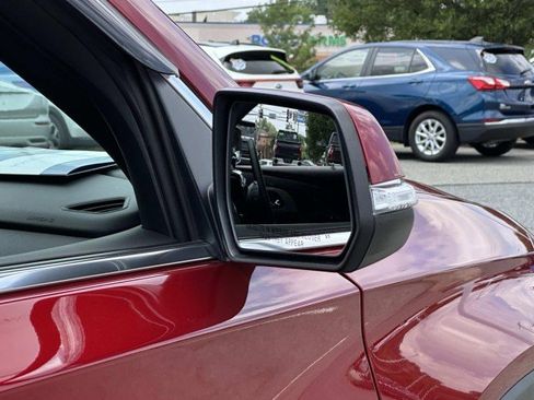 Used 2023 Chevrolet Traverse LT image 6