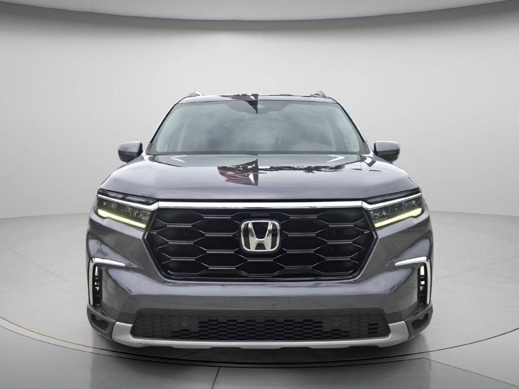 Used 2023 Honda Pilot Touring image 4