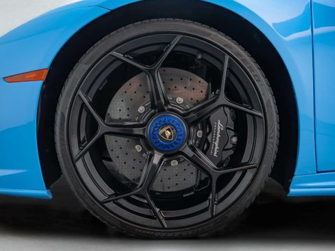 Used 2024 Lamborghini Huracan EVO AWD/4WD image 38