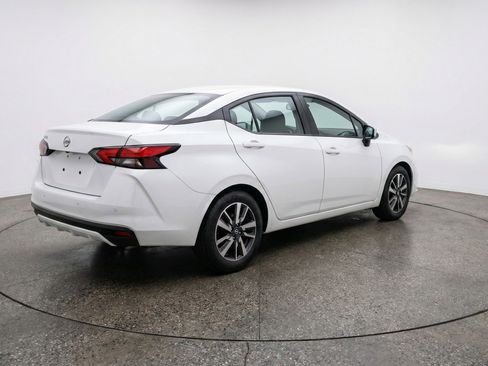 Used 2025 Nissan Versa SV image 9