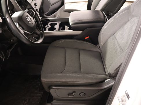 Used 2023 RAM 1500 Big Horn AWD/4WD image 11