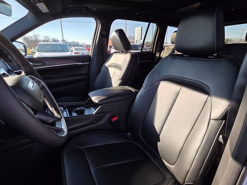 New 2026 Jeep Grand Cherokee Limited w/ Limited Altitude Package image 8