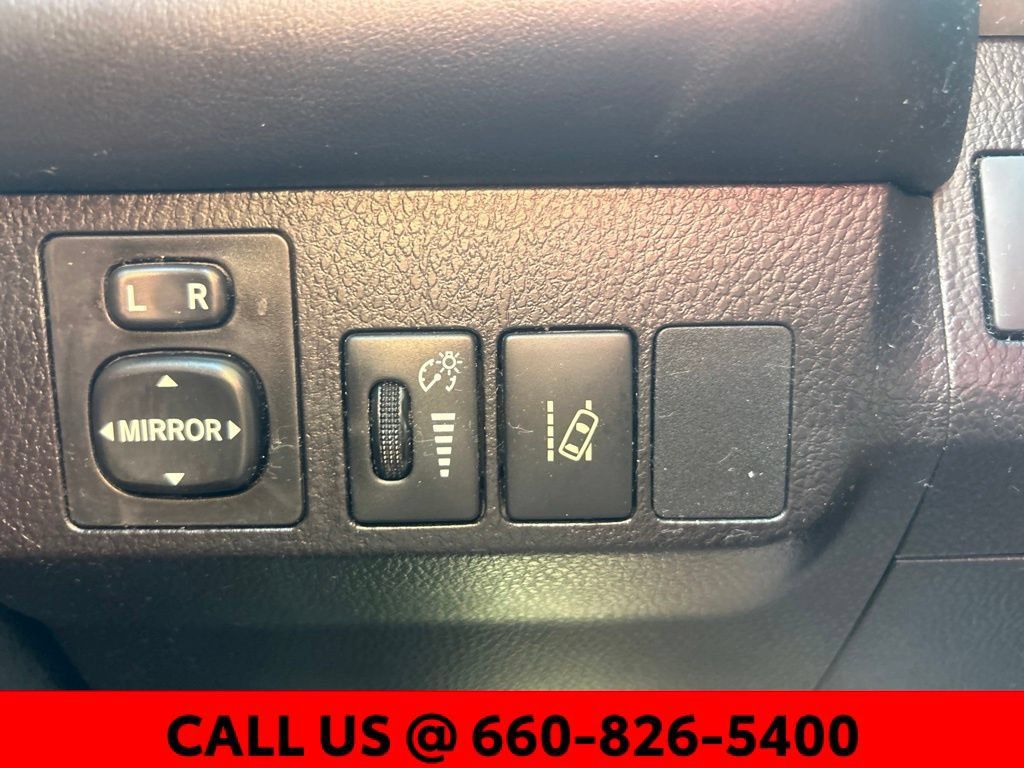 Used 2017 Toyota RAV4 Limited w/ Protection Package AWD/4WD image 17