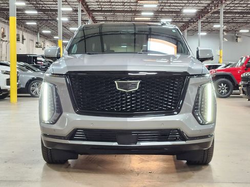 Used 2025 Cadillac Escalade Sport Platinum w/ LPO, Floor Liner Package AWD/4WD image 2