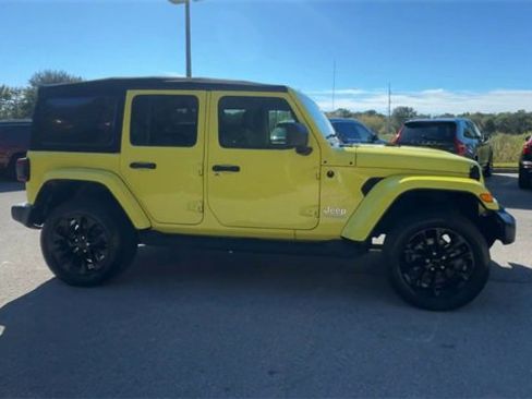 Used 2022 Jeep Wrangler Unlimited Sahara w/ Safety Group image 33