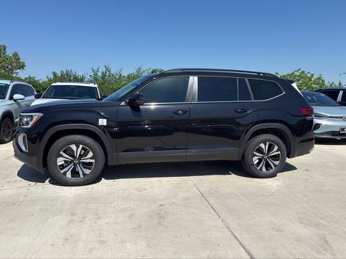 New 2026 Volkswagen Atlas SE FWD image 6