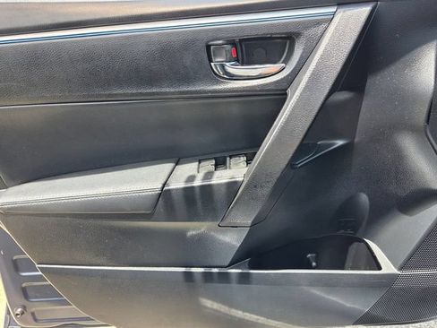 Used 2014 Toyota Corolla S FWD image 27