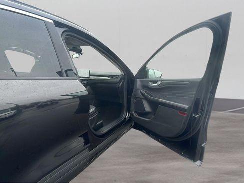 Used 2023 Ford Escape SE image 16