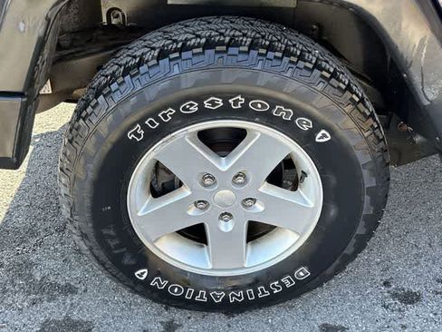 Used 2013 Jeep Wrangler Unlimited Sport image 5