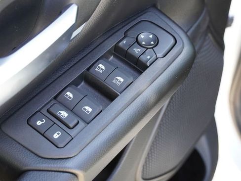 New 2026 RAM 1500 4x4 Crew Cab image 20