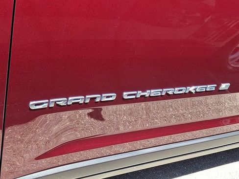 Used 2024 Jeep Grand Cherokee Limited 4xe AWD/4WD image 10