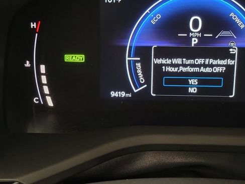 Used 2025 Toyota Camry SE FWD image 2