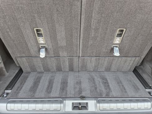 New 2026 Land Rover Discovery Dynamic SE image 33