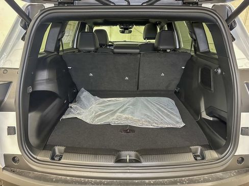 New 2026 Jeep Cherokee Limited AWD/4WD image 13