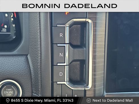 Used 2022 GMC Yukon XL Denali w/ Denali Premium Package image 31