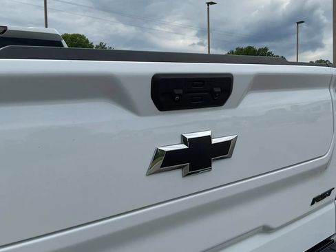 Used 2022 Chevrolet Silverado 1500 RST w/ Convenience Package II AWD/4WD image 11