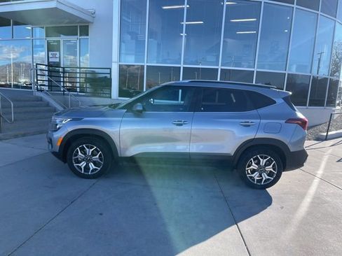 Used 2023 Kia Seltos EX image 4