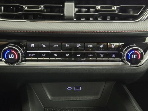 New 2026 Chevrolet Equinox RS w/ Convenience Package III FWD image 20