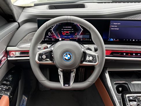 New 2026 BMW 750e xDrive AWD/4WD image 18