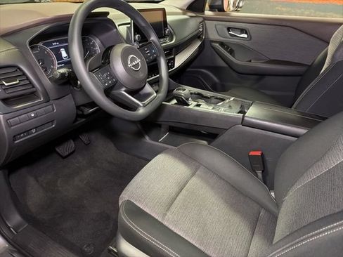 Used 2023 Nissan Rogue SV FWD image 17
