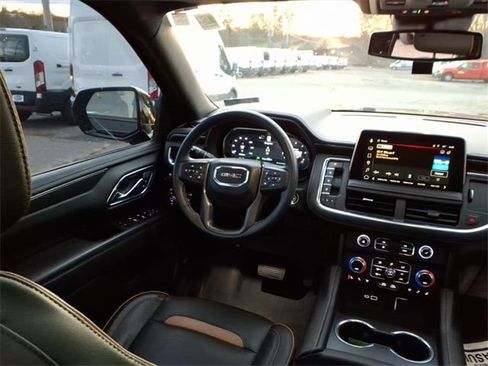 Used 2023 GMC Yukon XL AT4 w/ AT4 Premium Plus Package image 17