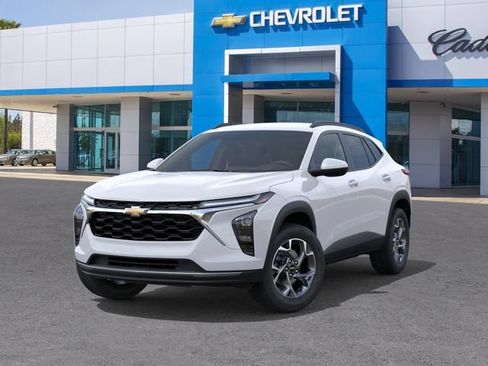 New 2026 Chevrolet Trax LT w/ Driver Confidence Package FWD image 32