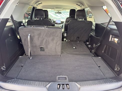 Used 2021 Ford Explorer XLT w/ Equipment Group 202A image 39