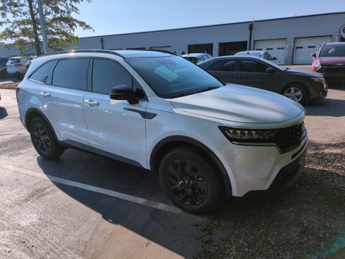 Used 2021 Kia Sorento S w/ Panoramic Sunroof Package AWD/4WD image 1