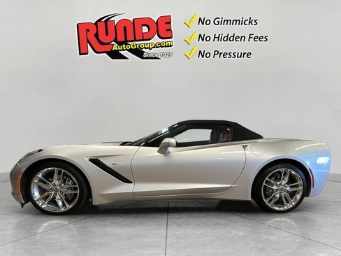 Used 2018 Chevrolet Corvette Stingray Convertible w/ 1LT image 2
