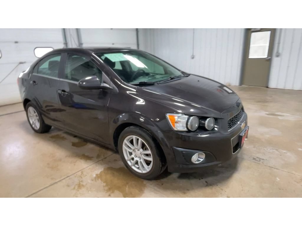 Used 2015 Chevrolet Sonic LT w/ Wheels and Fog Lamp Package FWD image 2