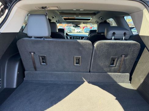 Used 2019 Buick Enclave Essence image 19