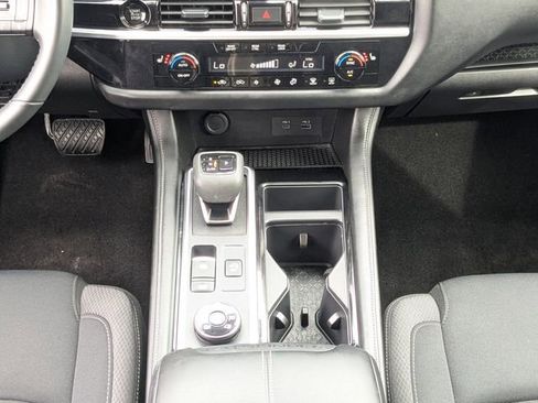 Used 2025 Nissan Pathfinder SV image 20