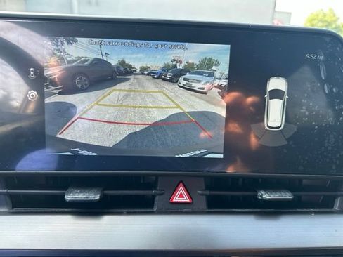 Used 2025 Kia Sportage EX FWD image 16