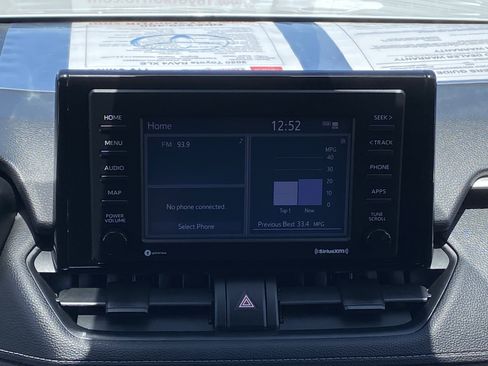 Used 2020 Toyota RAV4 XLE w/ Convenience Package FWD image 13