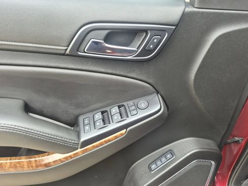 Used 2018 Chevrolet Suburban Premier image 14