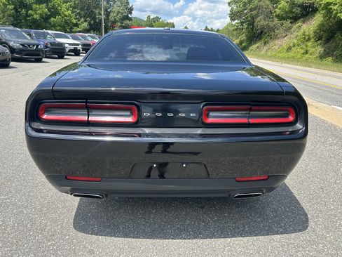 Used 2016 Dodge Challenger SXT RWD image 6