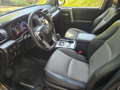 Used 2019 Toyota 4Runner SR5 Premium AWD/4WD image 2