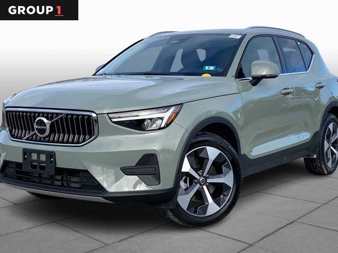 Used 2025 Volvo XC40 B5 Core w/ Protection Package Premier image 1