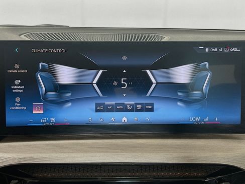 Used 2025 BMW 330i Sedan image 24