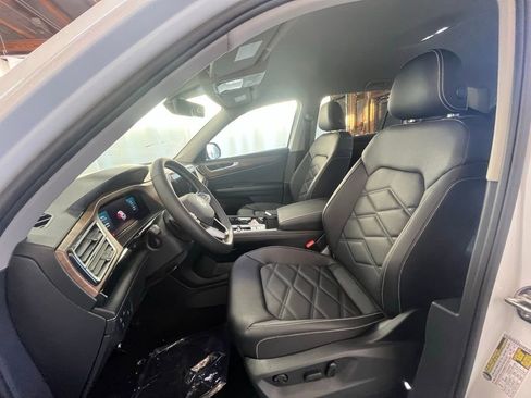 New 2026 Volkswagen Atlas SE image 9