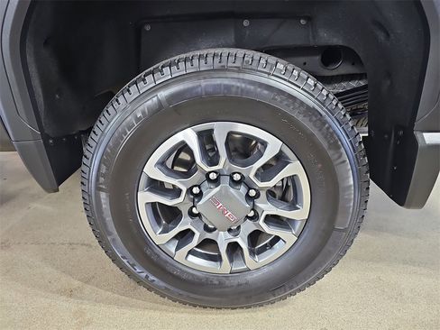 Certified 2025 GMC Sierra 2500 SLT w/ SLT Premium Package image 39