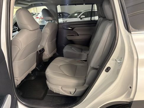 Used 2026 Toyota Highlander XLE AWD/4WD image 22