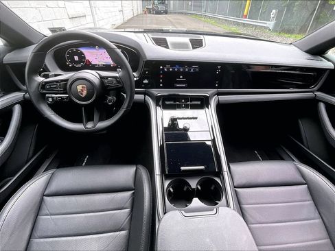 Certified 2025 Porsche Panamera 4 AWD/4WD image 18