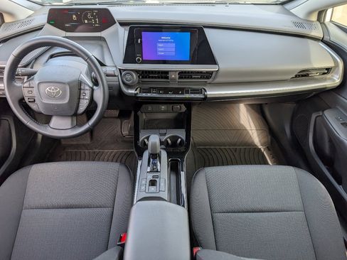 Used 2023 Toyota Prius LE image 4