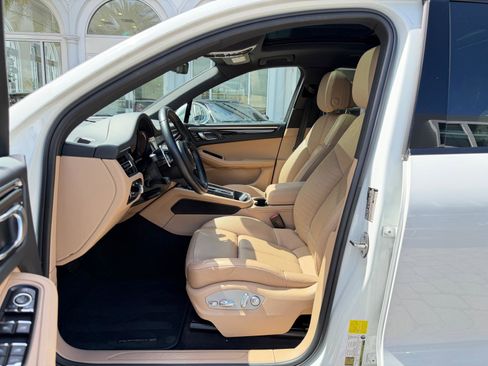 Used 2022 Porsche Macan AWD/4WD image 28