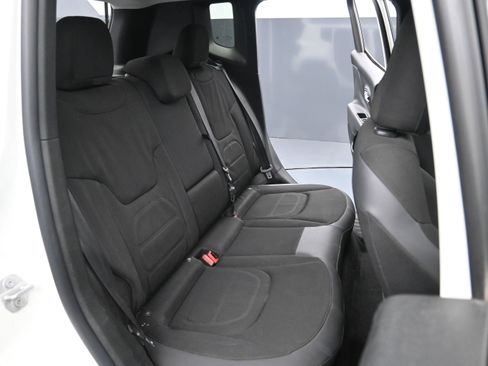 Used 2017 Jeep Renegade Altitude FWD image 25