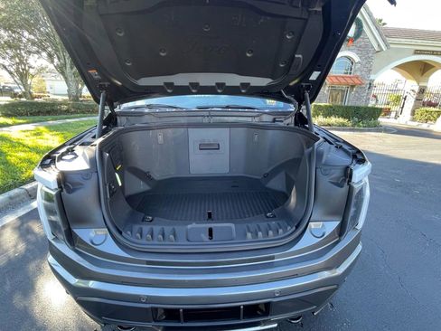 Used 2023 Ford F150 Lightning XLT image 9