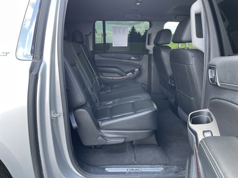 Used 2020 GMC Yukon XL SLT RWD image 25
