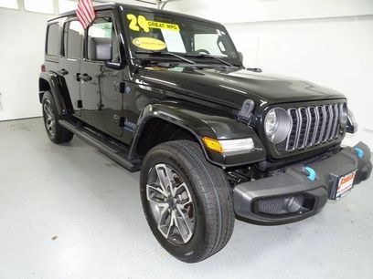 Used 2024 Jeep Wrangler Unlimited w/ Convenience Group